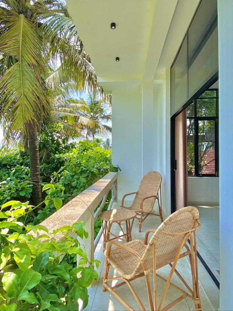 Hotel Lotus Surf House Midigama East Exterior foto